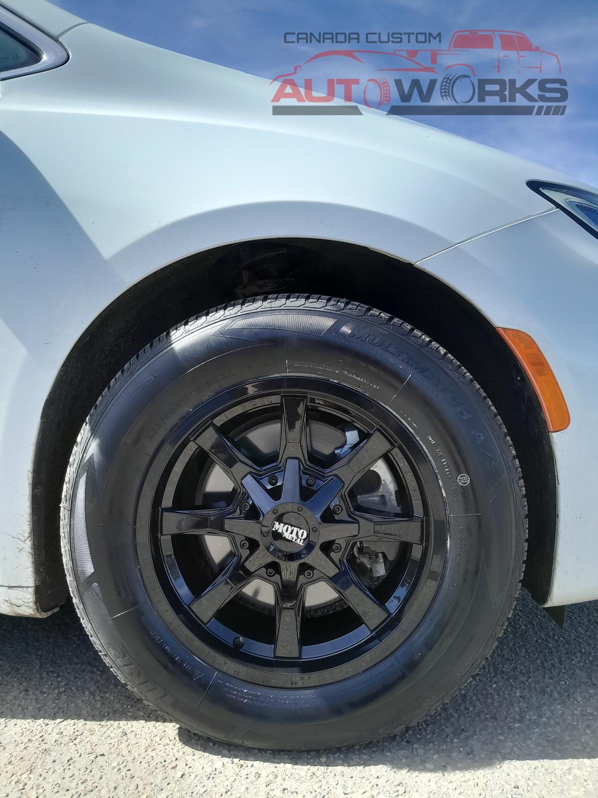2021 Chrysler Pacifica on Moto Metal MO970 17x8 Black Wheels with